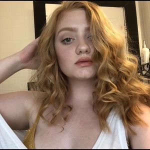 Meet your Posher, Adriana